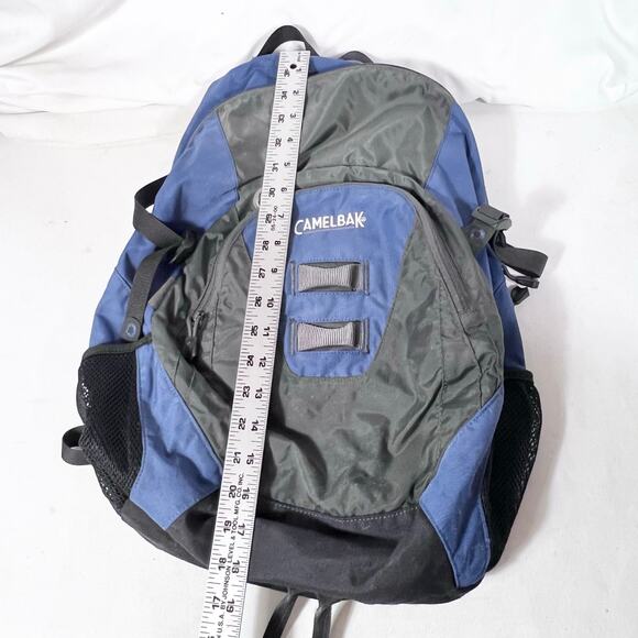 CamelBak Cloud Walker 18 Hydration Backpack No Bladder Used - Picture 12 of 13